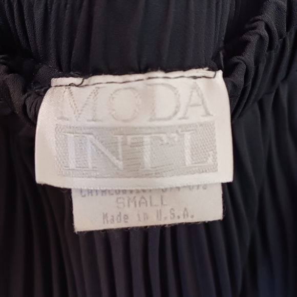 Vintage Accordion Pleated Black Circle Skirt - Picture 5 of 8